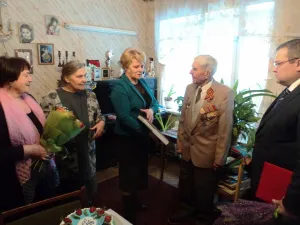 Ветерану ВОВ Дмитрию Новицкому из пос Козлово 90 лет (Февраль 2016)