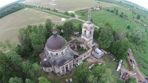 В праздник Святой Троицы в деревне Крутец воздвигли крест на куполе храма Троицы Животворящей image 6