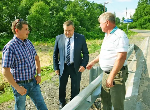 Состоялось выездное совещание по вопросу качества ремонта моста в Вахонинском сельском поселении