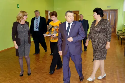 Глава администрации района посетил школу №2 в Конаково 11.11.2015