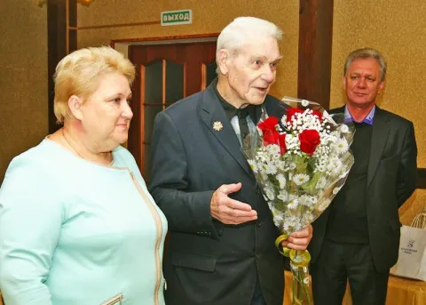 Людмила Алексеевна Козлова с ветеранами. Рулев Иван Андреевич 2013