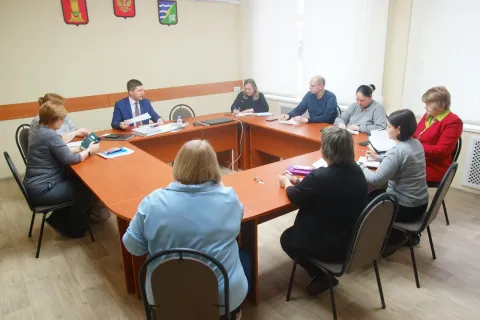 Совещание по вопросам демографии в округе
