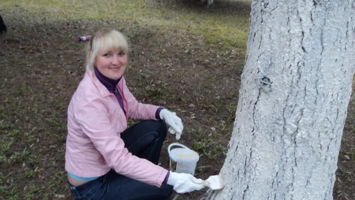 Сотрудники администрации вышли на субботник 30 апреля 2013г.