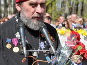 День Победы. Шествие. Митинг в Комсомольском сквере. 9 Мая 2015 года.