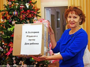 В Конаковском доме ребенка представители "Нашего радио" и организаторы "Нашествия" подарили детям новогодние подарки.